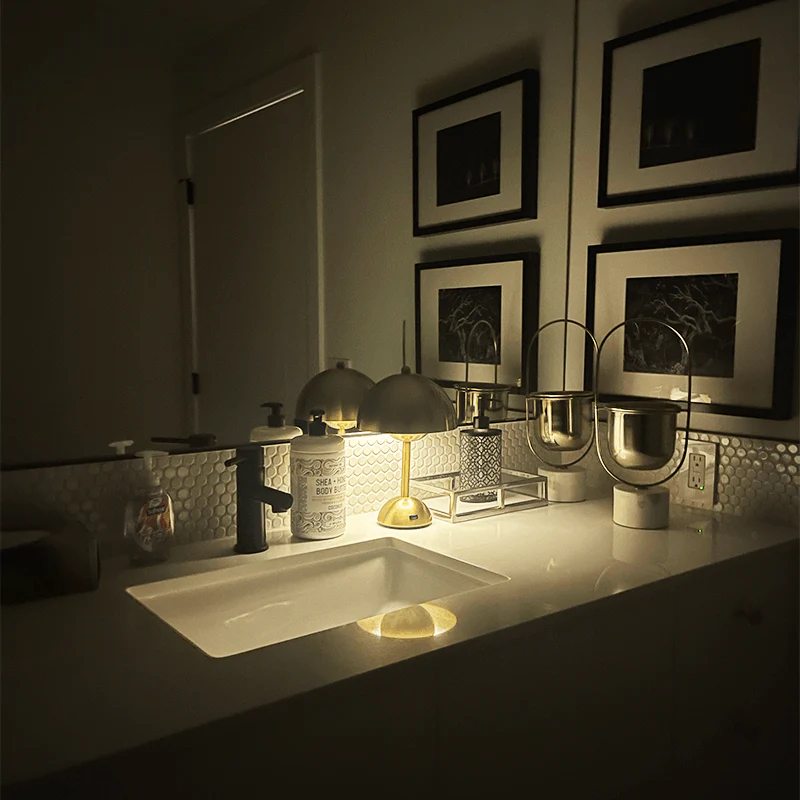 Metal Wireless LED Table Lamp | Virelo