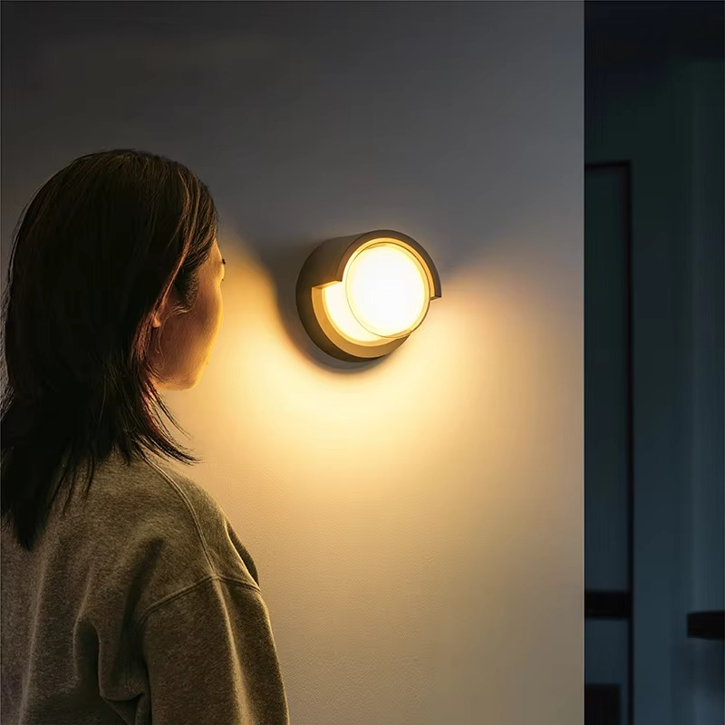 Motion Sensor Outdoor Wall Lamp | Lumivox