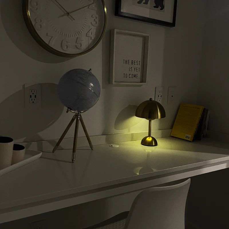 Metal Wireless LED Table Lamp | Virelo